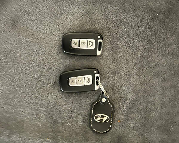 Сірий Хендай Соната, об'ємом двигуна 2.36 л та пробігом 207 тис. км за 8500 $, фото 13 на Automoto.ua