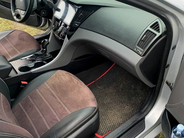 Серый Хендай Соната, объемом двигателя 2.4 л и пробегом 250 тыс. км за 7000 $, фото 7 на Automoto.ua