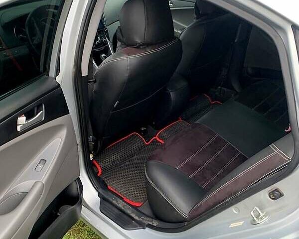 Серый Хендай Соната, объемом двигателя 2.4 л и пробегом 250 тыс. км за 7000 $, фото 9 на Automoto.ua