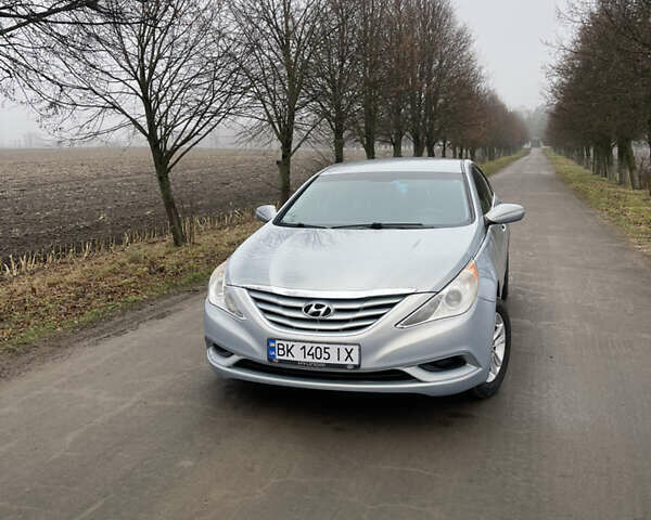 Серый Хендай Соната, объемом двигателя 2.4 л и пробегом 305 тыс. км за 8000 $, фото 11 на Automoto.ua