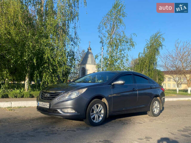 Серый Хендай Соната, объемом двигателя 2 л и пробегом 250 тыс. км за 7750 $, фото 10 на Automoto.ua
