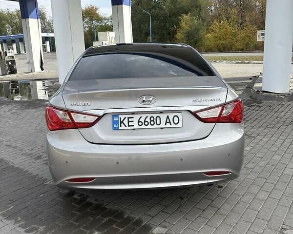 Хендай Соната 2010 в Днепре (Днепропетровске) на Automoto.ua Серый Хендай Соната, объемом двигателя 2.4 л и пробегом 236 тыс. км за 10199 $, фото 11 на Automoto.ua