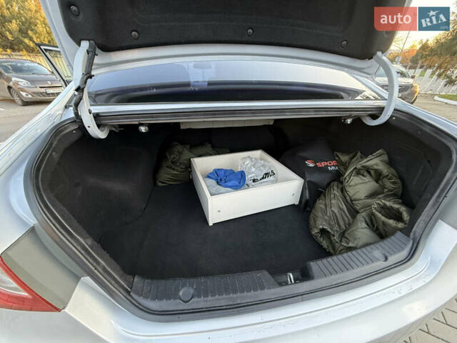 Серый Хендай Соната, объемом двигателя 2.36 л и пробегом 331 тыс. км за 10000 $, фото 15 на Automoto.ua