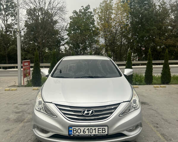 Хендай Соната 2011 в Тернополе на Automoto.ua Серый Хендай Соната, объемом двигателя 2 л и пробегом 375 тыс. км за 6600 $, фото 2 на Automoto.ua