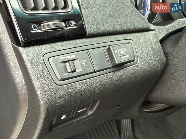 Серый Хендай Соната, объемом двигателя 2.36 л и пробегом 187 тыс. км за 9400 $, фото 46 на Automoto.ua