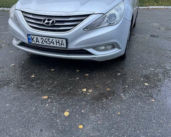 Хендай Соната 2011 в Згуровке на Automoto.ua Серый Хендай Соната, объемом двигателя 2 л и пробегом 504 тыс. км за 6600 $, фото 2 на Automoto.ua