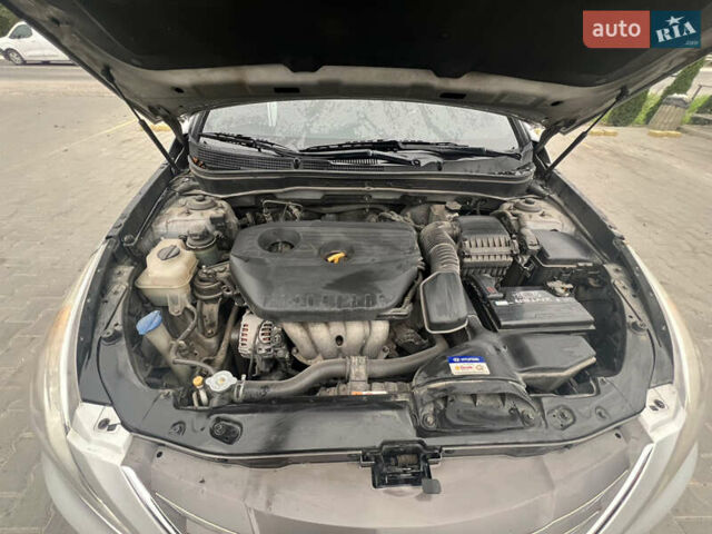 Хендай Соната 2011 в Тернополе на Automoto.ua Серый Хендай Соната, объемом двигателя 2 л и пробегом 375 тыс. км за 6600 $, фото 70 на Automoto.ua