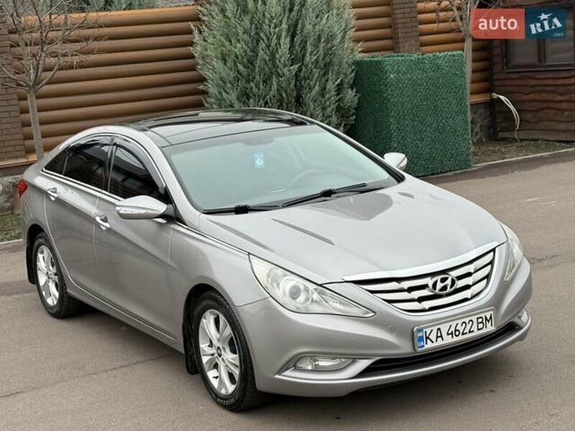 Серый Хендай Соната, объемом двигателя 2.36 л и пробегом 187 тыс. км за 9400 $, фото 16 на Automoto.ua