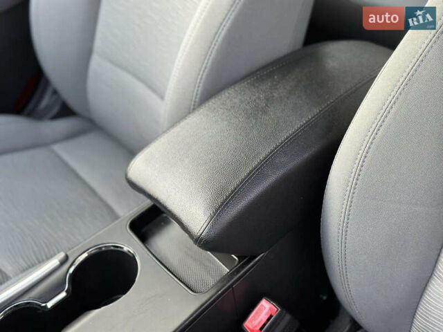 Сірий Хендай Соната, об'ємом двигуна 2.36 л та пробігом 146 тис. км за 9500 $, фото 22 на Automoto.ua