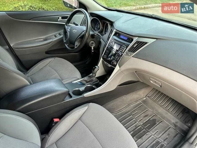 Серый Хендай Соната, объемом двигателя 2.4 л и пробегом 230 тыс. км за 7290 $, фото 10 на Automoto.ua