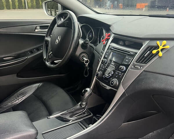 Хендай Соната 2011 в Тернополе на Automoto.ua Серый Хендай Соната, объемом двигателя 2 л и пробегом 375 тыс. км за 6600 $, фото 59 на Automoto.ua