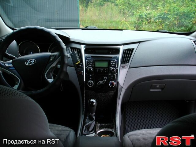 Сірий Хендай Соната, об'ємом двигуна 2.4 л та пробігом 0 тис. км за 8500 $, фото 11 на Automoto.ua