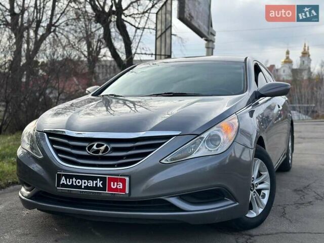 Серый Хендай Соната, объемом двигателя 2.4 л и пробегом 230 тыс. км за 7290 $, фото 1 на Automoto.ua
