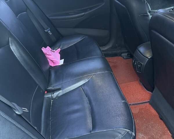 Хендай Соната 2011 в Згуровке на Automoto.ua Серый Хендай Соната, объемом двигателя 2 л и пробегом 504 тыс. км за 6600 $, фото 12 на Automoto.ua