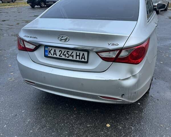 Хендай Соната 2011 в Згуровке на Automoto.ua Серый Хендай Соната, объемом двигателя 2 л и пробегом 504 тыс. км за 6600 $, фото 6 на Automoto.ua
