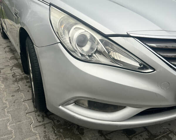 Хендай Соната 2011 в Тернополе на Automoto.ua Серый Хендай Соната, объемом двигателя 2 л и пробегом 375 тыс. км за 6600 $, фото 23 на Automoto.ua