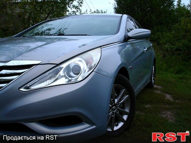 Сірий Хендай Соната, об'ємом двигуна 2.4 л та пробігом 0 тис. км за 8500 $, фото 2 на Automoto.ua