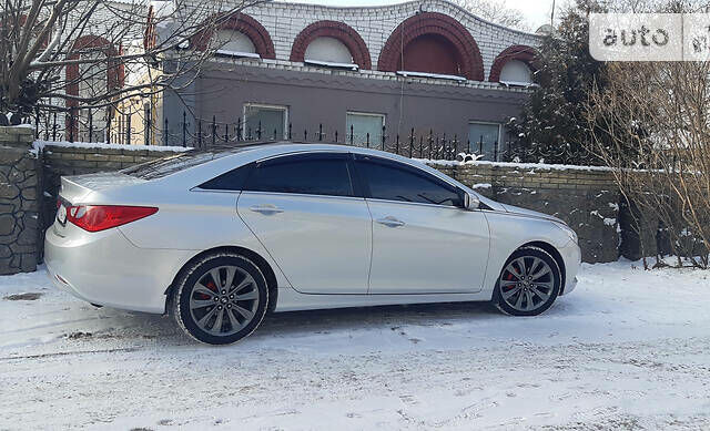 Серый Хендай Соната, объемом двигателя 2.4 л и пробегом 160 тыс. км за 10200 $, фото 6 на Automoto.ua