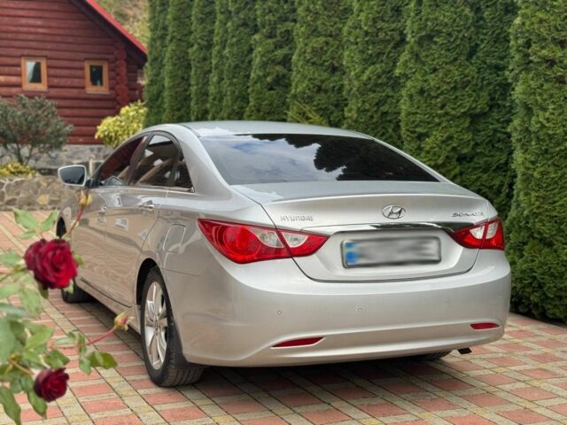 Сірий Хендай Соната, об'ємом двигуна 2 л та пробігом 168 тис. км за 8500 $, фото 1 на Automoto.ua