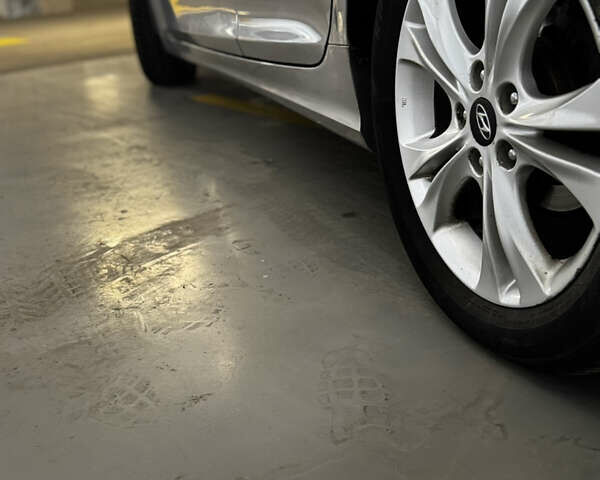 Серый Хендай Соната, объемом двигателя 2.4 л и пробегом 220 тыс. км за 8100 $, фото 10 на Automoto.ua