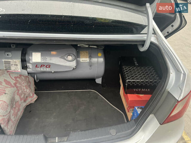 Хендай Соната 2011 в Тернополе на Automoto.ua Серый Хендай Соната, объемом двигателя 2 л и пробегом 375 тыс. км за 6600 $, фото 68 на Automoto.ua