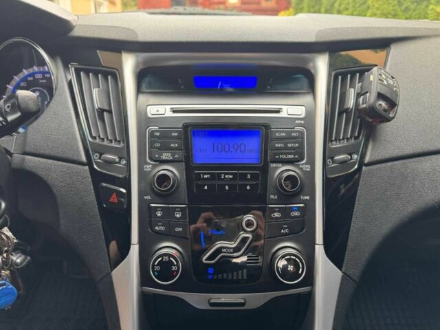 Хендай Соната 2011 в Ужгороде на Automoto.ua Серый Хендай Соната, объемом двигателя 2.4 л и пробегом 168 тыс. км за 8500 $, фото 3 на Automoto.ua