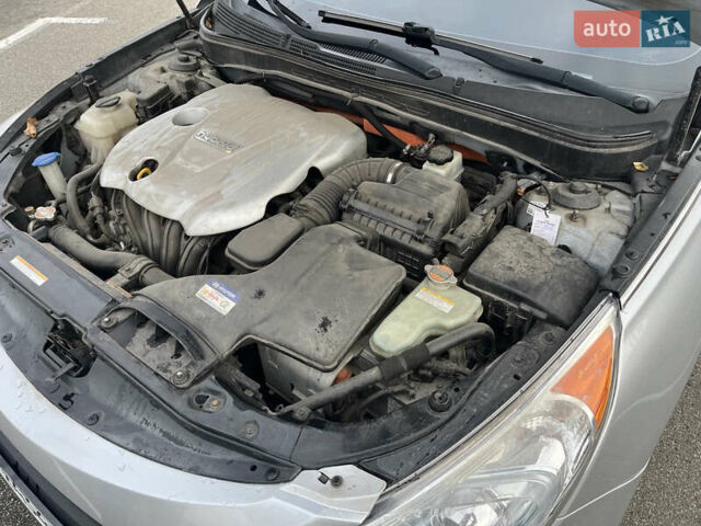 Серый Хендай Соната, объемом двигателя 2.36 л и пробегом 199 тыс. км за 8950 $, фото 26 на Automoto.ua