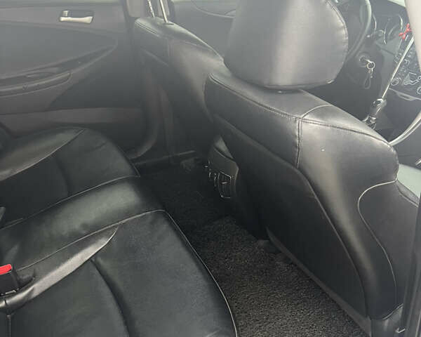 Хендай Соната 2011 в Тернополе на Automoto.ua Серый Хендай Соната, объемом двигателя 2 л и пробегом 375 тыс. км за 6600 $, фото 60 на Automoto.ua