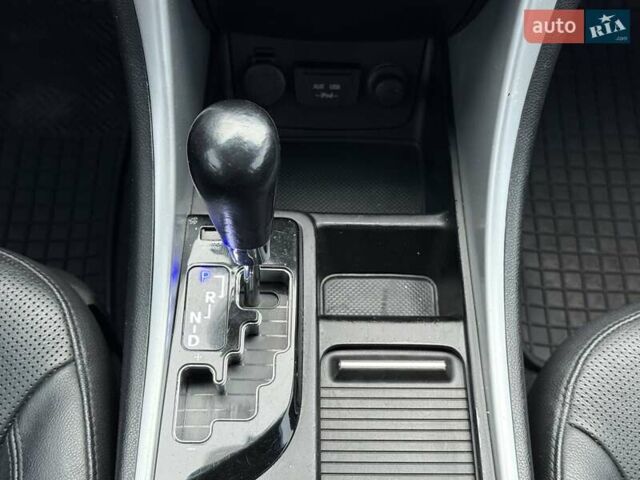 Серый Хендай Соната, объемом двигателя 2.36 л и пробегом 187 тыс. км за 9400 $, фото 63 на Automoto.ua