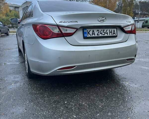Хендай Соната 2011 в Згуровке на Automoto.ua Серый Хендай Соната, объемом двигателя 2 л и пробегом 504 тыс. км за 6600 $, фото 5 на Automoto.ua