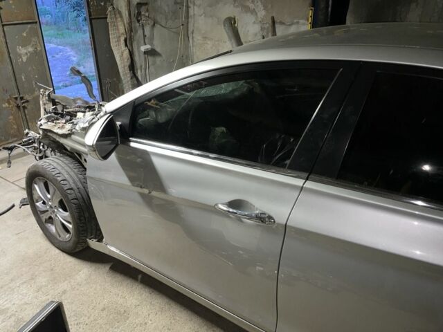 Сірий Хендай Соната, об'ємом двигуна 2 л та пробігом 95 тис. км за 3000 $, фото 3 на Automoto.ua