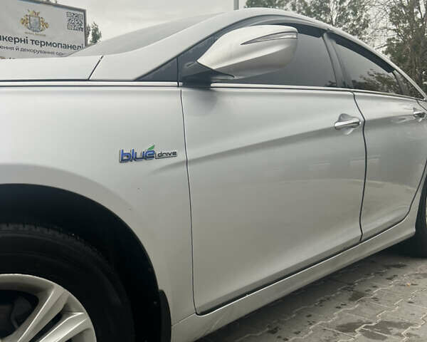 Хендай Соната 2011 в Тернополе на Automoto.ua Серый Хендай Соната, объемом двигателя 2 л и пробегом 375 тыс. км за 6600 $, фото 20 на Automoto.ua