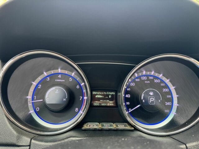 Сірий Хендай Соната, об'ємом двигуна 2 л та пробігом 168 тис. км за 8500 $, фото 2 на Automoto.ua