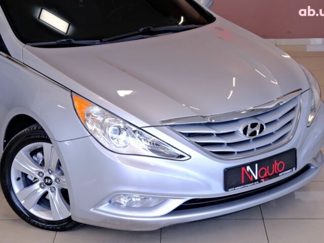 Серый Хендай Соната, объемом двигателя 2.4 л и пробегом 127 тыс. км за 6900 $, фото 3 на Automoto.ua