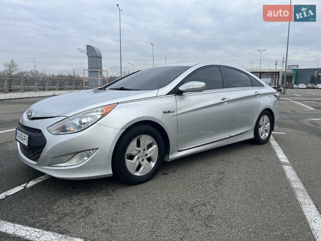 Серый Хендай Соната, объемом двигателя 2.36 л и пробегом 199 тыс. км за 8950 $, фото 6 на Automoto.ua