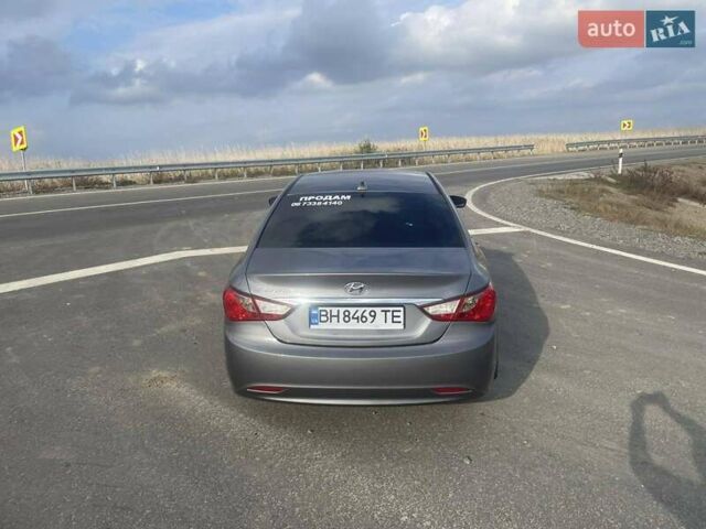 Хендай Соната 2011 в Килие на Automoto.ua Серый Хендай Соната, объемом двигателя 2.36 л и пробегом 359 тыс. км за 8300 $, фото 15 на Automoto.ua