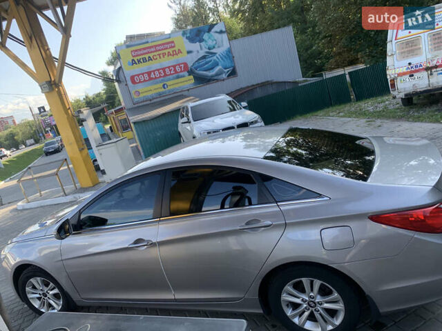 Серый Хендай Соната, объемом двигателя 2 л и пробегом 250 тыс. км за 7800 $, фото 8 на Automoto.ua