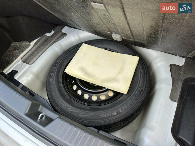 Сірий Хендай Соната, об'ємом двигуна 2.36 л та пробігом 146 тис. км за 9500 $, фото 11 на Automoto.ua