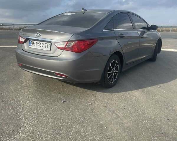 Хендай Соната 2011 в Килие на Automoto.ua Серый Хендай Соната, объемом двигателя 2.36 л и пробегом 359 тыс. км за 8300 $, фото 8 на Automoto.ua