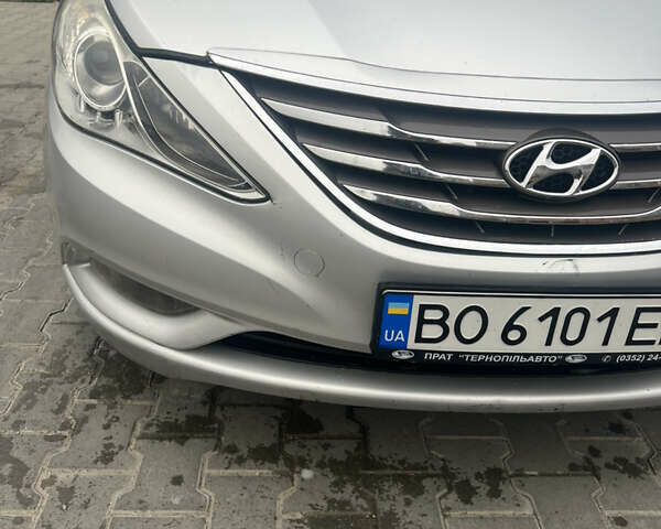Хендай Соната 2011 в Тернополе на Automoto.ua Серый Хендай Соната, объемом двигателя 2 л и пробегом 375 тыс. км за 6600 $, фото 16 на Automoto.ua