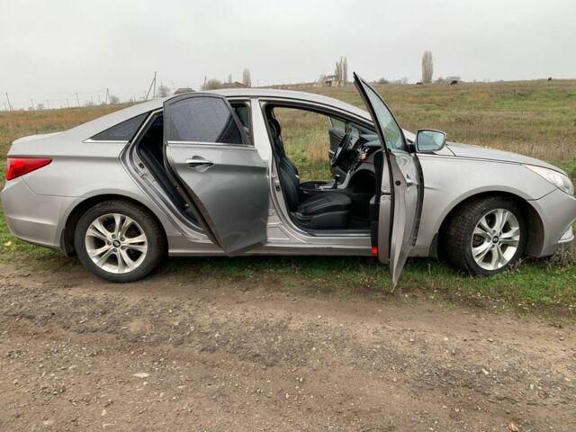 Сірий Хендай Соната, об'ємом двигуна 2.4 л та пробігом 218 тис. км за 7500 $, фото 3 на Automoto.ua