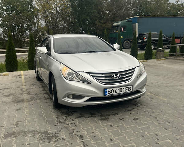 Хендай Соната 2011 в Тернополе на Automoto.ua Серый Хендай Соната, объемом двигателя 2 л и пробегом 375 тыс. км за 6600 $, фото 1 на Automoto.ua