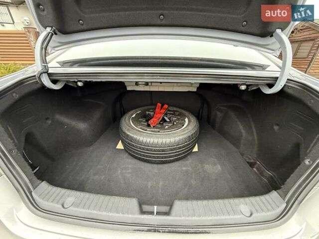 Серый Хендай Соната, объемом двигателя 2.36 л и пробегом 187 тыс. км за 9400 $, фото 66 на Automoto.ua