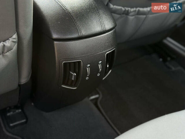 Сірий Хендай Соната, об'ємом двигуна 2.36 л та пробігом 146 тис. км за 9500 $, фото 19 на Automoto.ua