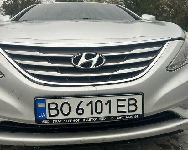 Хендай Соната 2011 в Тернополе на Automoto.ua Серый Хендай Соната, объемом двигателя 2 л и пробегом 375 тыс. км за 6600 $, фото 17 на Automoto.ua