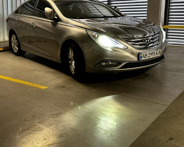 Серый Хендай Соната, объемом двигателя 2.4 л и пробегом 220 тыс. км за 8100 $, фото 11 на Automoto.ua