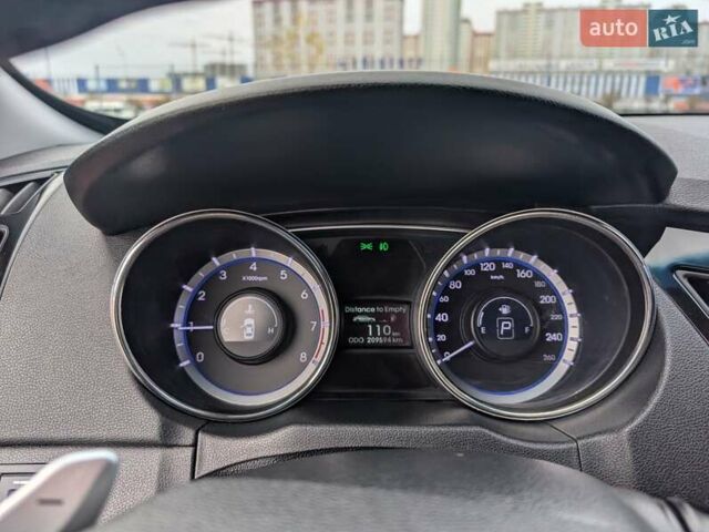 Серый Хендай Соната, объемом двигателя 2.36 л и пробегом 209 тыс. км за 8900 $, фото 10 на Automoto.ua