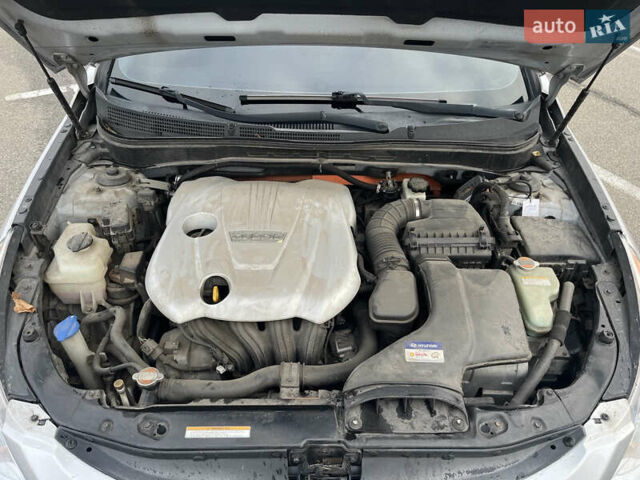 Серый Хендай Соната, объемом двигателя 2.36 л и пробегом 199 тыс. км за 8950 $, фото 24 на Automoto.ua