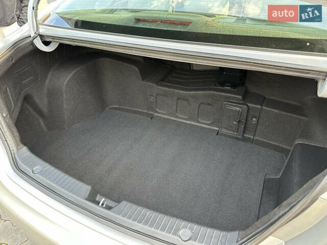 Сірий Хендай Соната, об'ємом двигуна 2.36 л та пробігом 146 тис. км за 9500 $, фото 12 на Automoto.ua