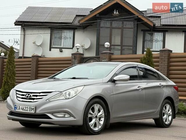 Серый Хендай Соната, объемом двигателя 2.36 л и пробегом 187 тыс. км за 9400 $, фото 6 на Automoto.ua